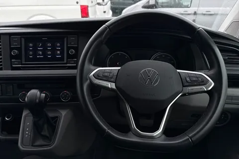 DC24GNF Volkswagen Transporter 2.0 TDI 150 Highline Van DSG Thumbnail #18