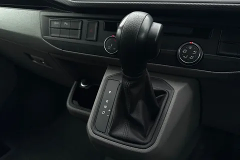 DC24GNF Volkswagen Transporter 2.0 TDI 150 Highline Van DSG Thumbnail #23