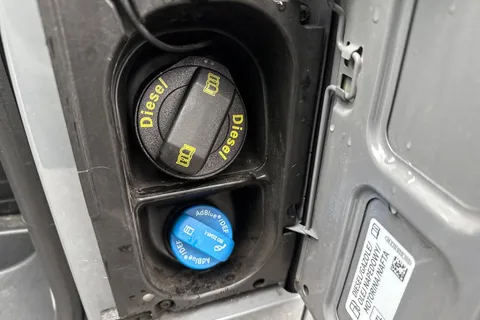 DC24GNF Volkswagen Transporter 2.0 TDI 150 Highline Van DSG Thumbnail #25