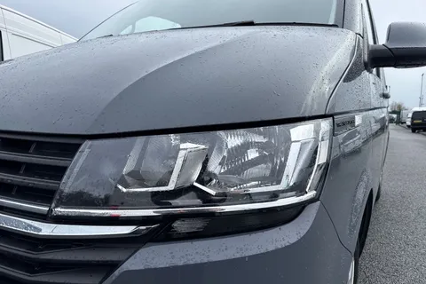 DC24GNF Volkswagen Transporter 2.0 TDI 150 Highline Van DSG Thumbnail #29