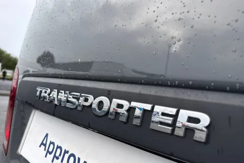 DC24GNF Volkswagen Transporter 2.0 TDI 150 Highline Van DSG Thumbnail #33