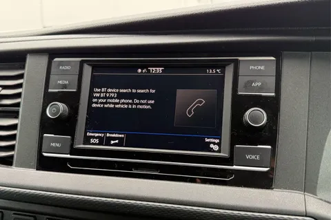 DC24GNF Volkswagen Transporter 2.0 TDI 150 Highline Van DSG Thumbnail #49