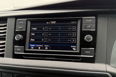 DC24GNF Volkswagen Transporter 2.0 TDI 150 Highline Van DSG Thumbnail #53