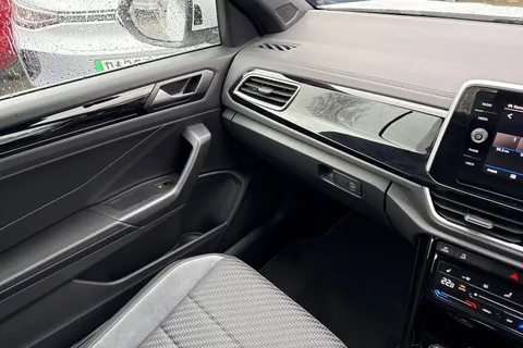  Volkswagen T-Roc 1.5 TSI R-Line DSG 2WD Euro 6 (s/s) 2dr Thumbnail #19