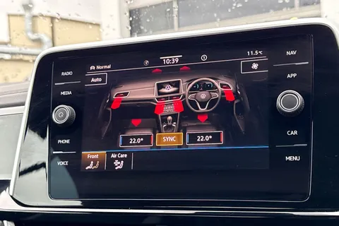  Volkswagen T-Roc 1.5 TSI R-Line DSG 2WD Euro 6 (s/s) 2dr Thumbnail #21