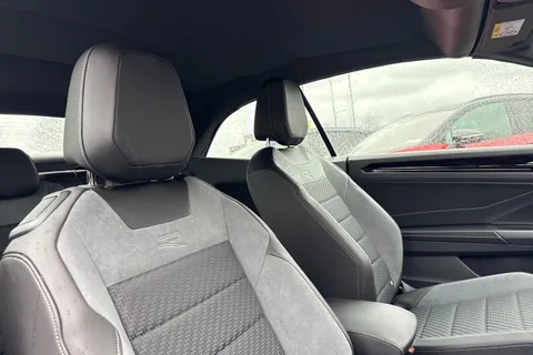  Volkswagen T-Roc 1.5 TSI R-Line DSG 2WD Euro 6 (s/s) 2dr Thumbnail #23