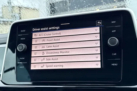  Volkswagen T-Roc 1.5 TSI R-Line DSG 2WD Euro 6 (s/s) 2dr Thumbnail #31