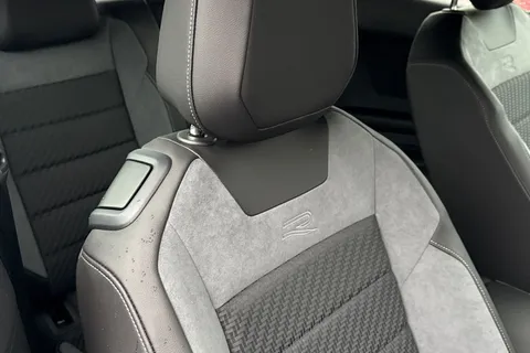  Volkswagen T-Roc 1.5 TSI R-Line DSG 2WD Euro 6 (s/s) 2dr Thumbnail #36