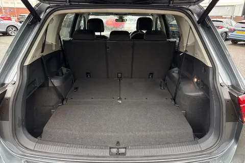 YP20UBX Volkswagen Tiguan Allspace 2.0 TDI Match Euro 6 (s/s) 5dr Thumbnail #8