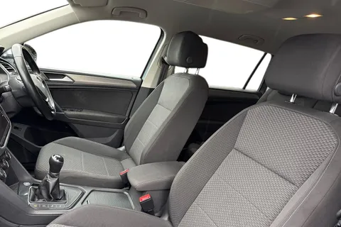 YP20UBX Volkswagen Tiguan Allspace 2.0 TDI Match Euro 6 (s/s) 5dr Thumbnail #17