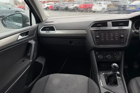 YP20UBX Volkswagen Tiguan Allspace 2.0 TDI Match Euro 6 (s/s) 5dr Thumbnail #21