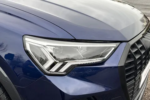 PJ25JRZ Audi Q3 Black Edition 35 TFSI  150 PS S tronic Thumbnail #10