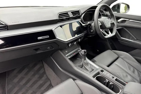 PJ25JRZ Audi Q3 Black Edition 35 TFSI  150 PS S tronic Thumbnail #16