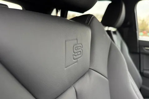 PJ25JRZ Audi Q3 Black Edition 35 TFSI  150 PS S tronic Thumbnail #46