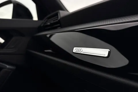 PJ25JRZ Audi Q3 Black Edition 35 TFSI  150 PS S tronic Thumbnail #48