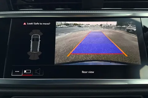 PJ25JRZ Audi Q3 Black Edition 35 TFSI  150 PS S tronic Thumbnail #58