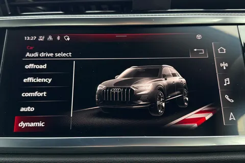 PJ25JRZ Audi Q3 Black Edition 35 TFSI  150 PS S tronic Thumbnail #59