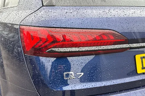 DF72HOJ Audi Q7 Black Edition 55 TFSI quattro 340 PS tiptronic Thumbnail #9