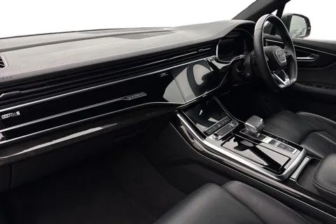 DF72HOJ Audi Q7 Black Edition 55 TFSI quattro 340 PS tiptronic Thumbnail #16