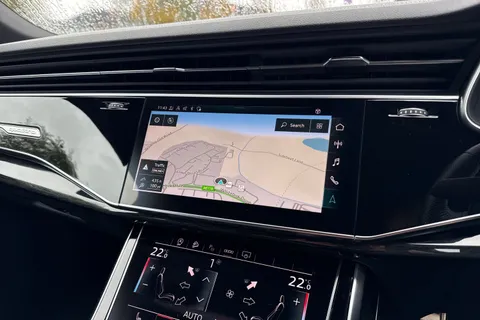 DF72HOJ Audi Q7 Black Edition 55 TFSI quattro 340 PS tiptronic Thumbnail #18