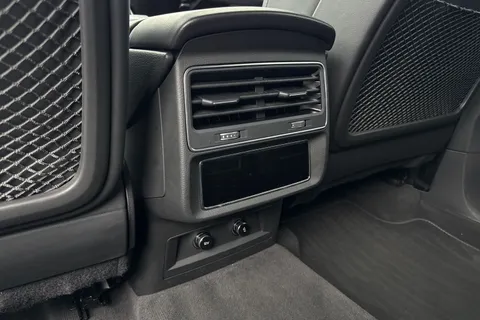 DF72HOJ Audi Q7 Black Edition 55 TFSI quattro 340 PS tiptronic Thumbnail #32