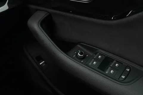 DF72HOJ Audi Q7 Black Edition 55 TFSI quattro 340 PS tiptronic Thumbnail #40