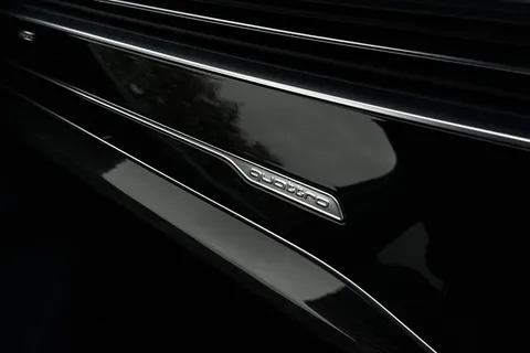 DF72HOJ Audi Q7 Black Edition 55 TFSI quattro 340 PS tiptronic Thumbnail #43