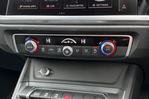 KO74PNJ Audi Q3 Black Edition 35 TFSI  150 PS S tronic Thumbnail #23