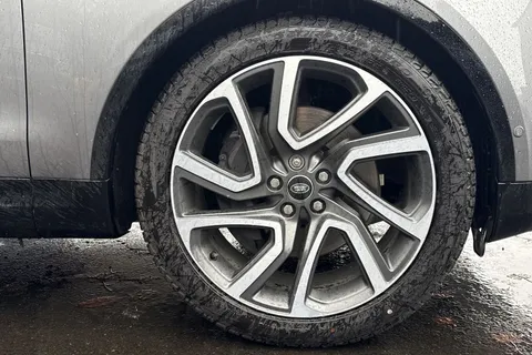 11 of 56 for Land Rover Discovery 3.0 D350 MHEV Dynamic HSE SUV 5dr Diesel Auto 4WD Euro 6 (s/s) (350 ps)