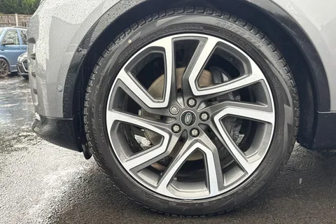 12 of 56 for Land Rover Discovery 3.0 D350 MHEV Dynamic HSE SUV 5dr Diesel Auto 4WD Euro 6 (s/s) (350 ps)