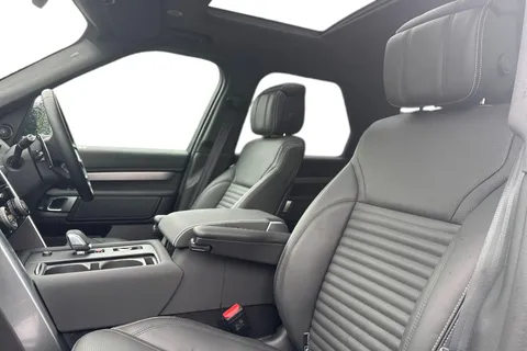 16 of 56 for Land Rover Discovery 3.0 D350 MHEV Dynamic HSE SUV 5dr Diesel Auto 4WD Euro 6 (s/s) (350 ps)