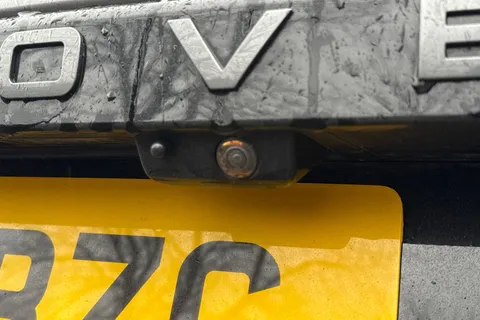 25 of 56 for Land Rover Discovery 3.0 D350 MHEV Dynamic HSE SUV 5dr Diesel Auto 4WD Euro 6 (s/s) (350 ps)