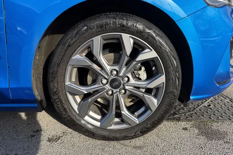 10 of 63 for Ford Focus 1.0T EcoBoost ST-Line Euro 6 (s/s) 5dr