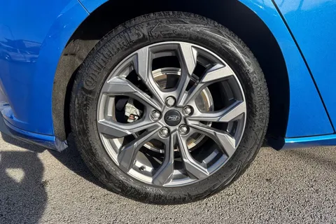 11 of 63 for Ford Focus 1.0T EcoBoost ST-Line Euro 6 (s/s) 5dr