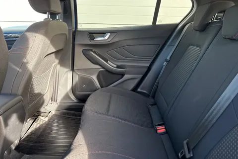 36 of 63 for Ford Focus 1.0T EcoBoost ST-Line Euro 6 (s/s) 5dr