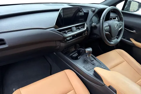 RO73HDF Lexus Ux 2.0 250h F Sport Design E-CVT Euro 6 (s/s) 5dr Thumbnail #16