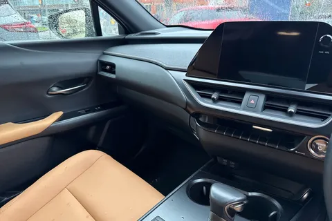 RO73HDF Lexus Ux 2.0 250h F Sport Design E-CVT Euro 6 (s/s) 5dr Thumbnail #21