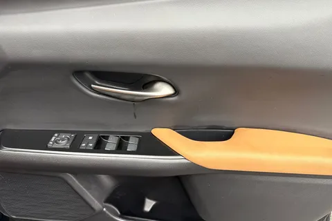 RO73HDF Lexus Ux 2.0 250h F Sport Design E-CVT Euro 6 (s/s) 5dr Thumbnail #22