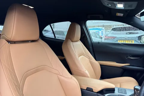 RO73HDF Lexus Ux 2.0 250h F Sport Design E-CVT Euro 6 (s/s) 5dr Thumbnail #25