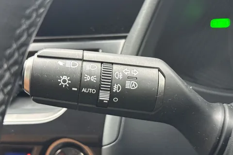 RO73HDF Lexus Ux 2.0 250h F Sport Design E-CVT Euro 6 (s/s) 5dr Thumbnail #38