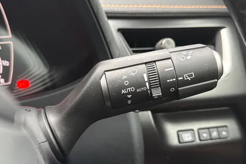 RO73HDF Lexus Ux 2.0 250h F Sport Design E-CVT Euro 6 (s/s) 5dr Thumbnail #42