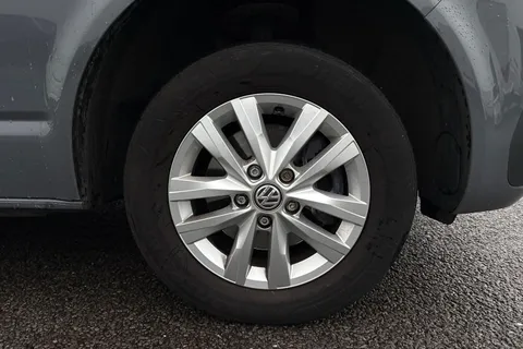 DE74BFM Volkswagen Transporter 2.0 TDI 110 Highline Van Thumbnail #10