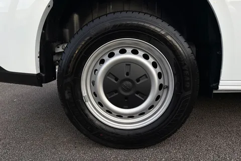 DF75FXA Volkswagen Transporter 2.0 TDI 110 Commerce Van Thumbnail #11