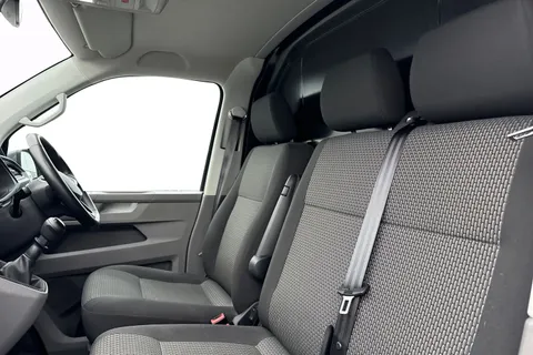 DE74BFM Volkswagen Transporter 2.0 TDI 110 Highline Van Thumbnail #16