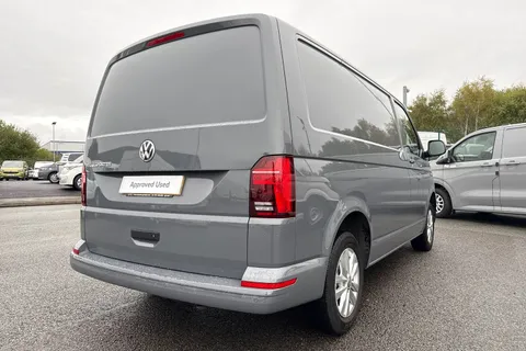 DE74BFM Volkswagen Transporter 2.0 TDI 110 Highline Van Thumbnail #31