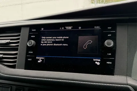 DE74BFM Volkswagen Transporter 2.0 TDI 110 Highline Van Thumbnail #50