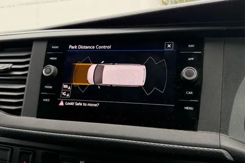 DE74BFM Volkswagen Transporter 2.0 TDI 110 Highline Van Thumbnail #53