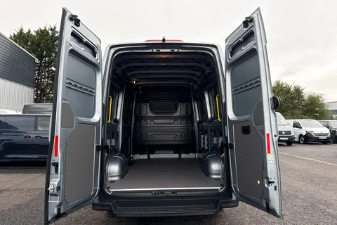 DE75VZG Volkswagen Crafter CR35 Panel van Commerce Plus MWB 140 2.0 TDI 8sp Aut  - MY25/LED's/Rear Cam Thumbnail #7