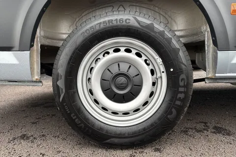 DE75VZG Volkswagen Crafter CR35 Panel van Commerce Plus MWB 140 2.0 TDI 8sp Aut  - MY25/LED's/Rear Cam Thumbnail #11