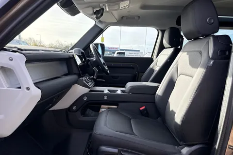  Land Rover Defender 90 3.0 D250 MHEV S Auto 4WD Euro 6 (s/s) 3dr Thumbnail #4